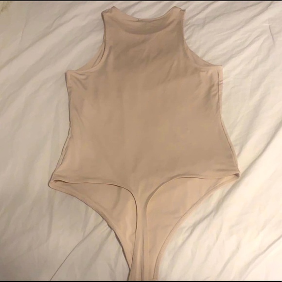 🔥🔥 EXPRESS Body Contour Bodysuit - Picture 5 of 7